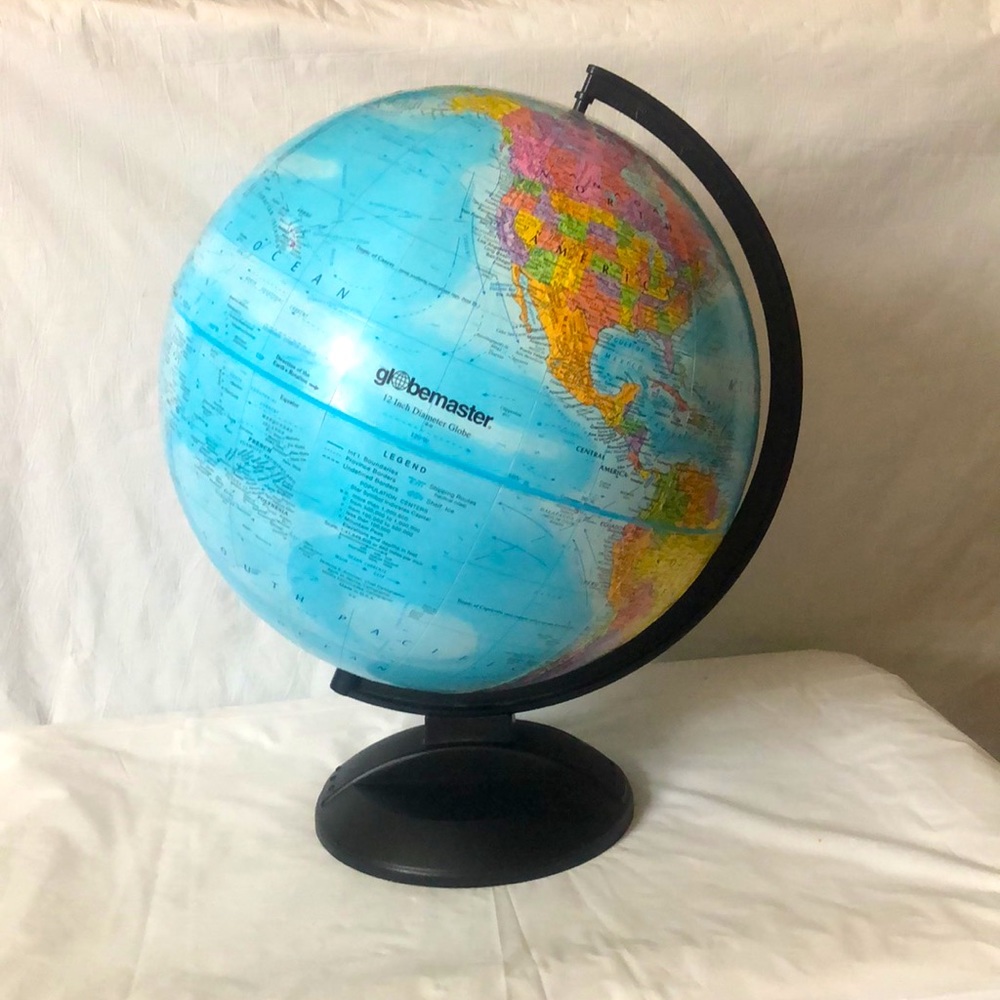Globe master 12” geographic globe 2009 with meridian bar in excellent condition